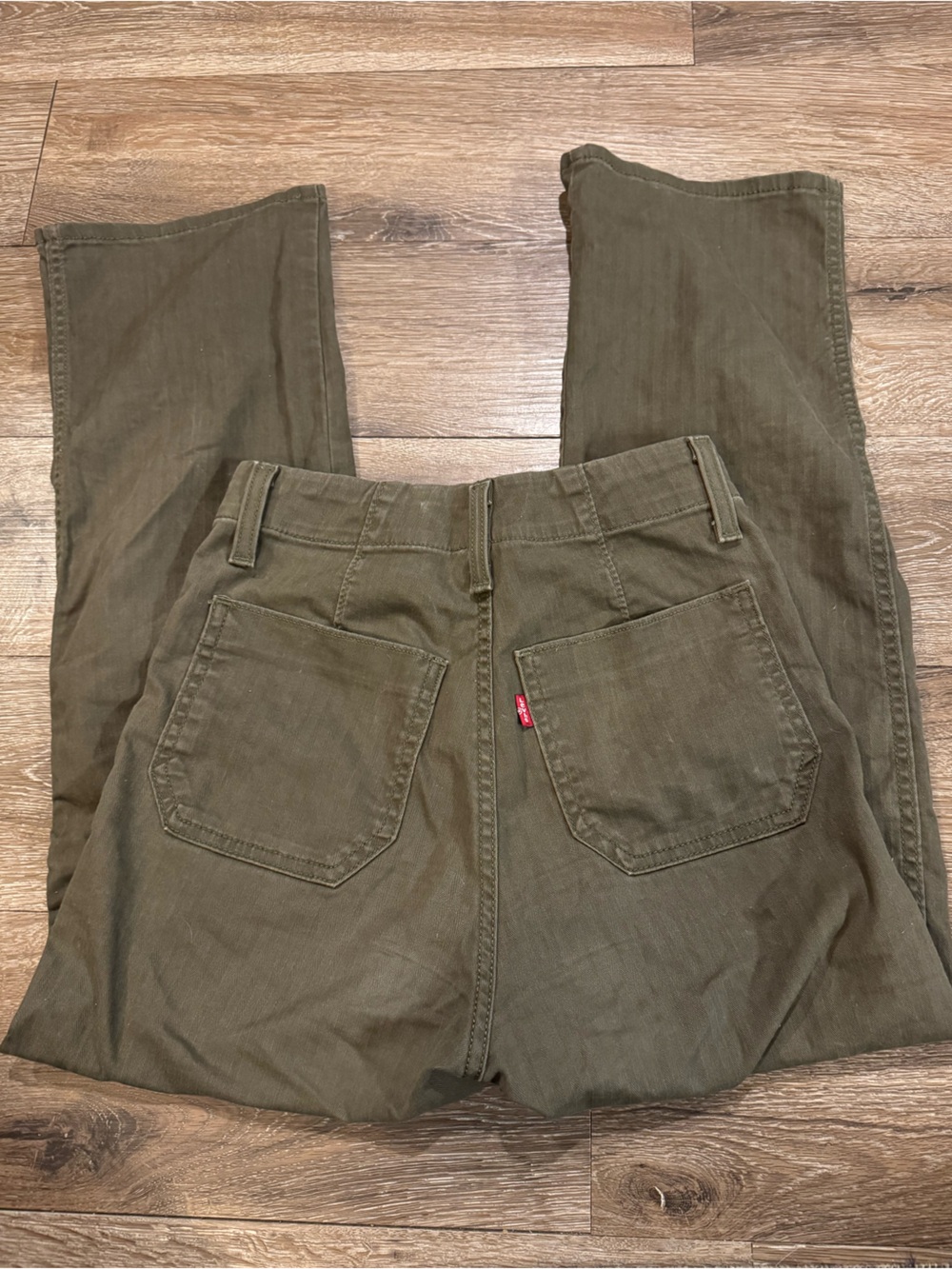 Levi's Women's Olive cargo pocket pants, 25/27